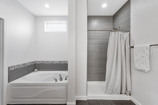 6552 Deer Creek Parkway S, Fargo, ND 58104