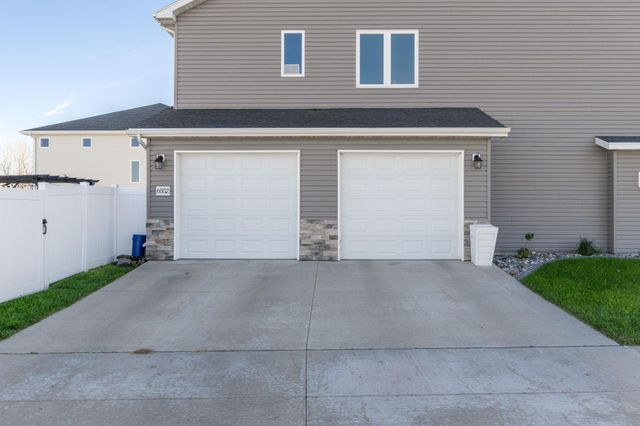 6552 Deer Creek Parkway S, Fargo, ND 58104