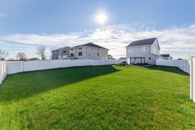 6552 Deer Creek Parkway S, Fargo, ND 58104