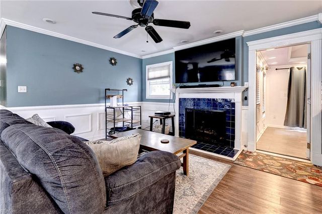 223 Shadywood DR, Newport News, VA 23602