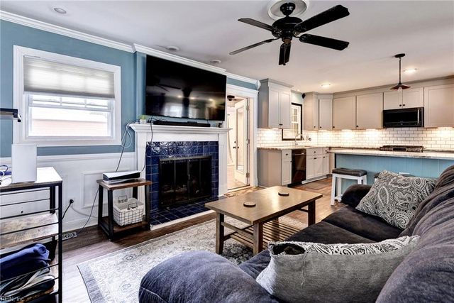 223 Shadywood DR, Newport News, VA 23602