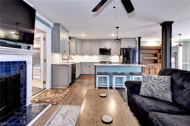 223 Shadywood DR, Newport News, VA 23602