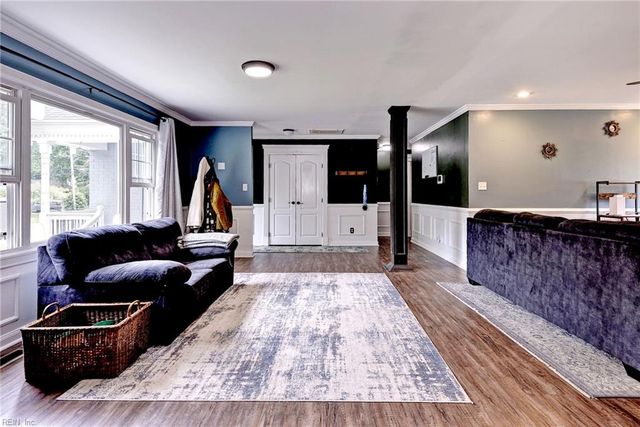 223 Shadywood DR, Newport News, VA 23602
