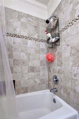 223 Shadywood DR, Newport News, VA 23602