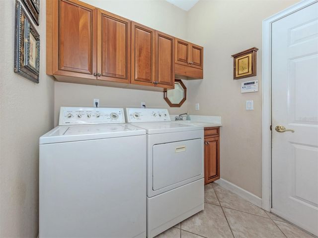 193 MONTELLUNA DRIVE, North Venice, FL 34275