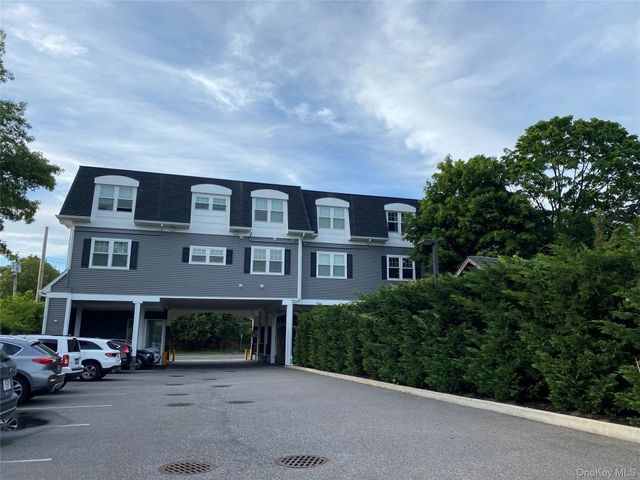 840 Montauk Highway, Copiague, NY 11726