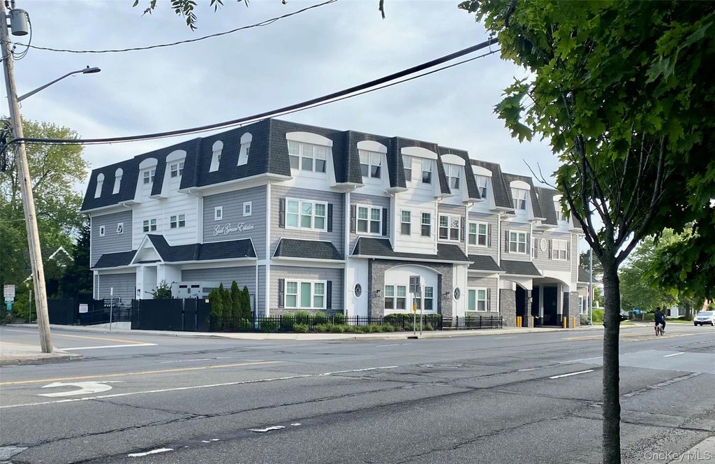 840 Montauk Highway, Copiague, NY 11726