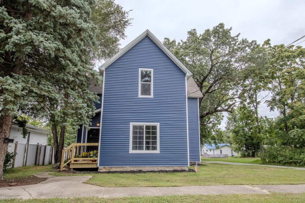 105 S Bower Street, Knox, IN 46534