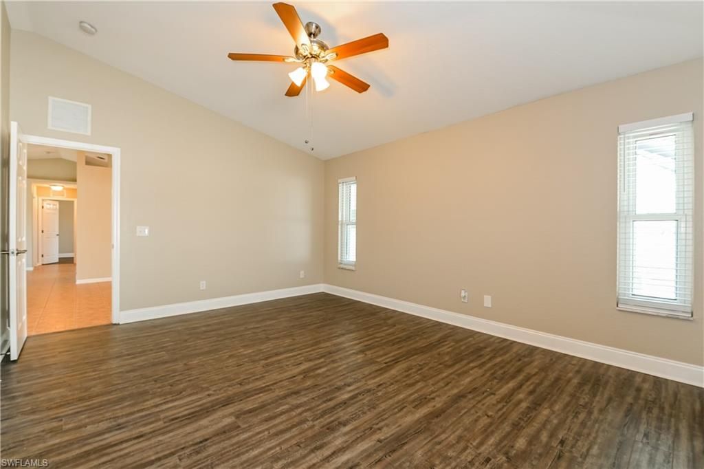 Image 13 of property listing at 600 SW 18th TER, Cape Coral, FL 33991