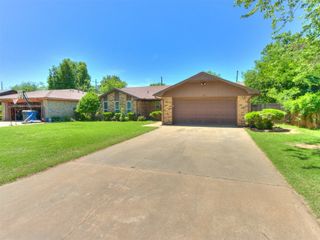 104 Morningside Drive, Chickasha, OK 73018