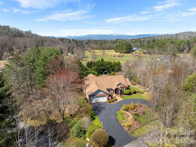 17 Ashton Forest Court, Hendersonville, NC 28739