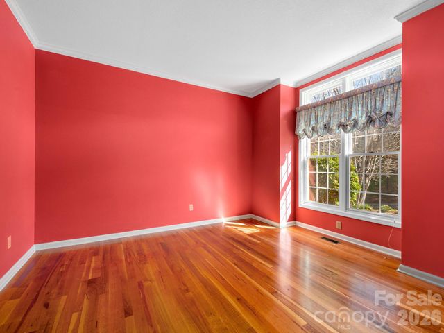 17 Ashton Forest Court, Hendersonville, NC 28739