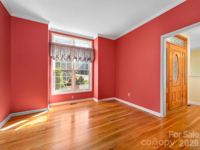 17 Ashton Forest Court, Hendersonville, NC 28739