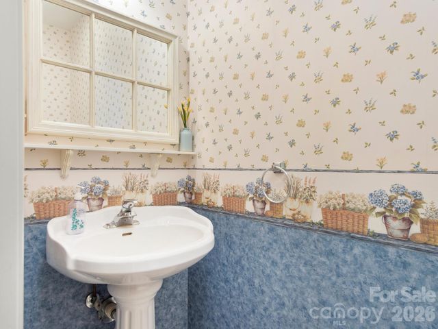 17 Ashton Forest Court, Hendersonville, NC 28739