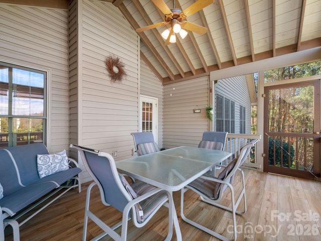 17 Ashton Forest Court, Hendersonville, NC 28739