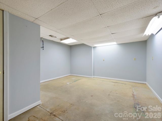 17 Ashton Forest Court, Hendersonville, NC 28739