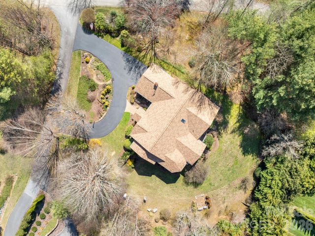 17 Ashton Forest Court, Hendersonville, NC 28739