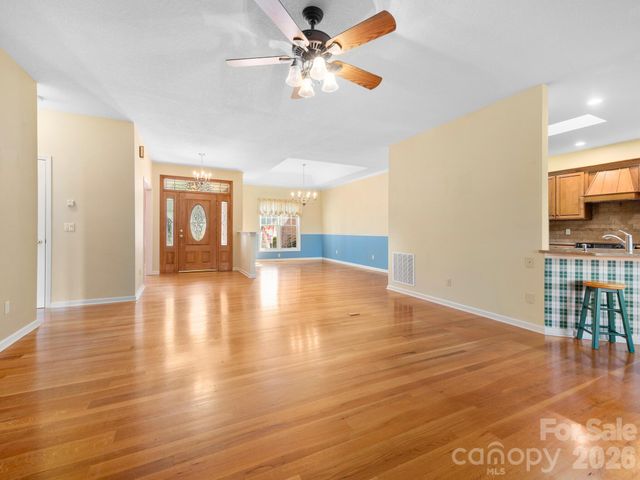 17 Ashton Forest Court, Hendersonville, NC 28739