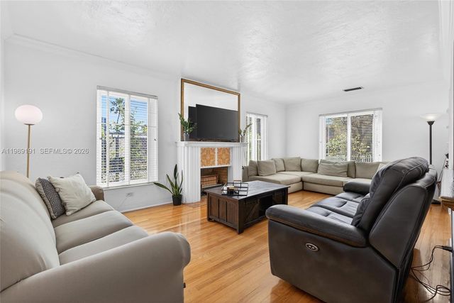 2431 SW 4th St, Miami, FL 33135