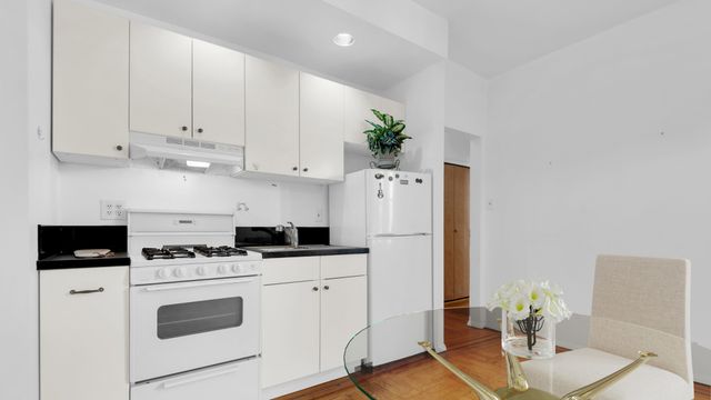 7609 4TH Avenue D16, New York City, NY 11209
