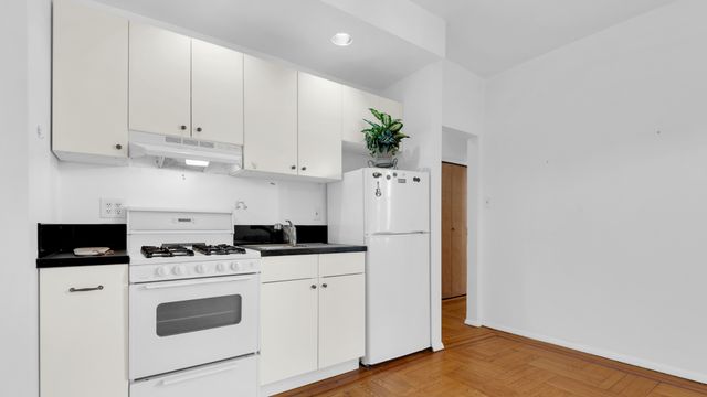 7609 4TH Avenue D16, New York City, NY 11209