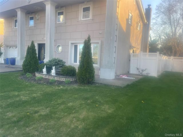 3780 Greentree Drive, Oceanside, NY 11572