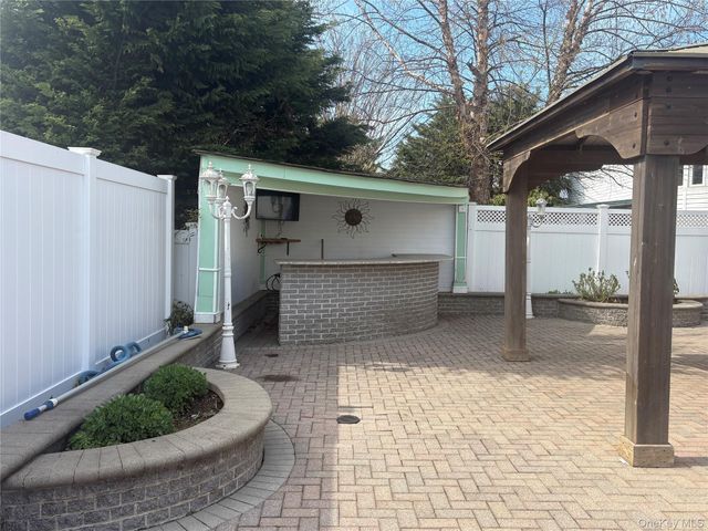 3780 Greentree Drive, Oceanside, NY 11572