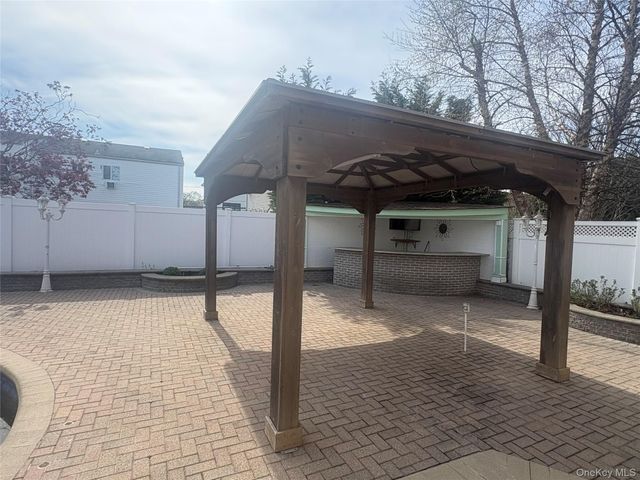 3780 Greentree Drive, Oceanside, NY 11572