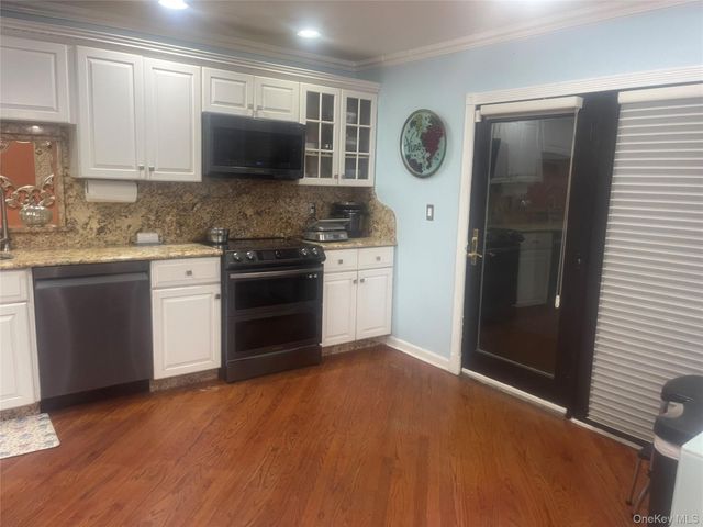 3780 Greentree Drive, Oceanside, NY 11572