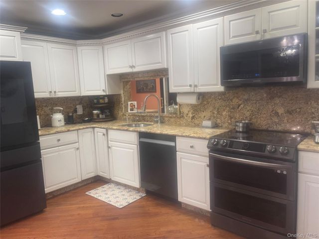 3780 Greentree Drive, Oceanside, NY 11572
