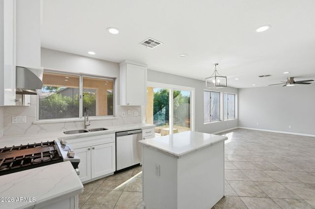 5335 W KERRY Lane, Glendale, AZ 85308