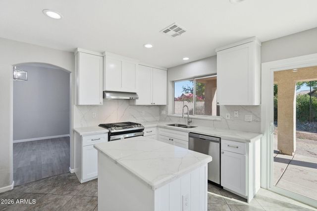 5335 W KERRY Lane, Glendale, AZ 85308