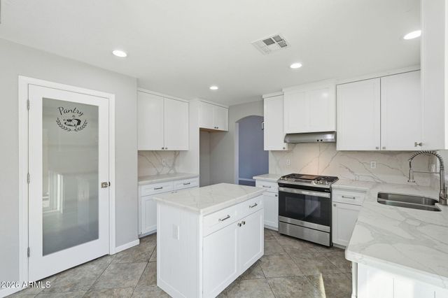 5335 W KERRY Lane, Glendale, AZ 85308