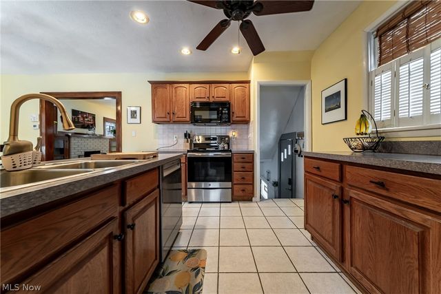 3851 W 157th Street, Cleveland, OH 44111