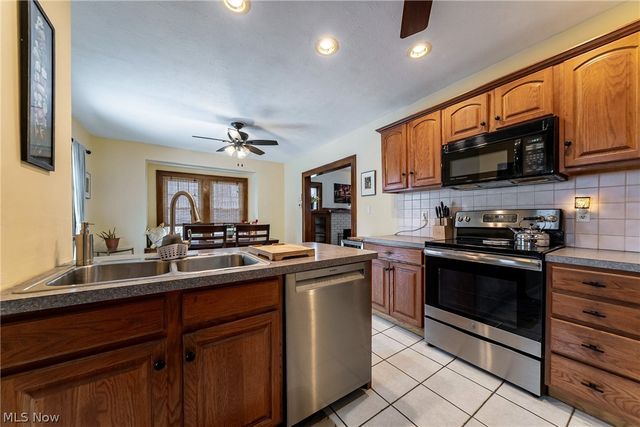 3851 W 157th Street, Cleveland, OH 44111