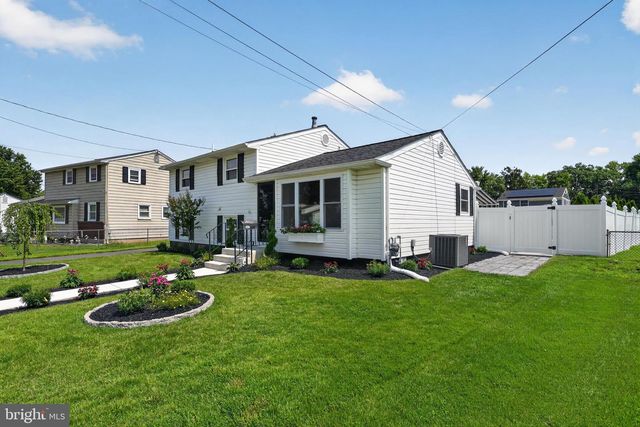 237 WINDSOR LN, Westville, NJ 08093