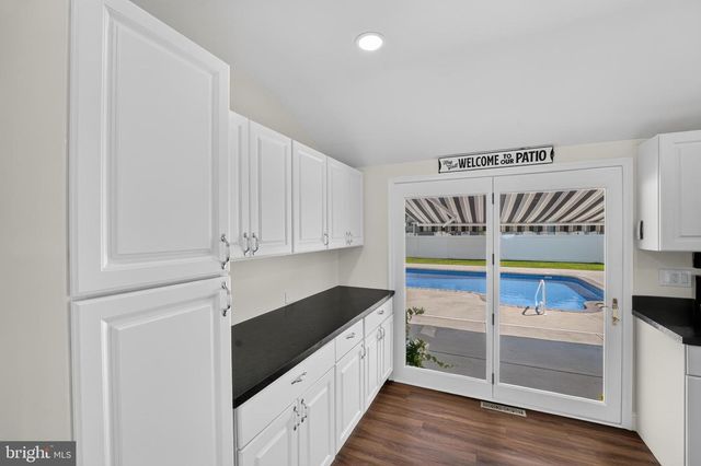 237 WINDSOR LN, Westville, NJ 08093
