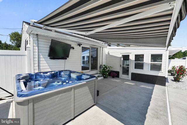 237 WINDSOR LN, Westville, NJ 08093