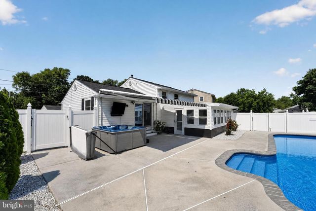 237 WINDSOR LN, Westville, NJ 08093
