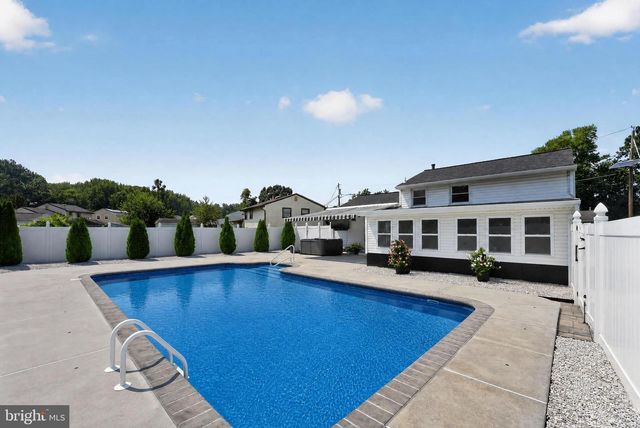 237 WINDSOR LN, Westville, NJ 08093