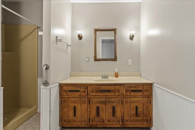 107 Georgia Avenue, Etowah, TN 37331