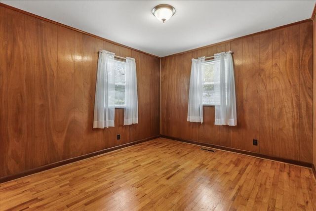 107 Georgia Avenue, Etowah, TN 37331