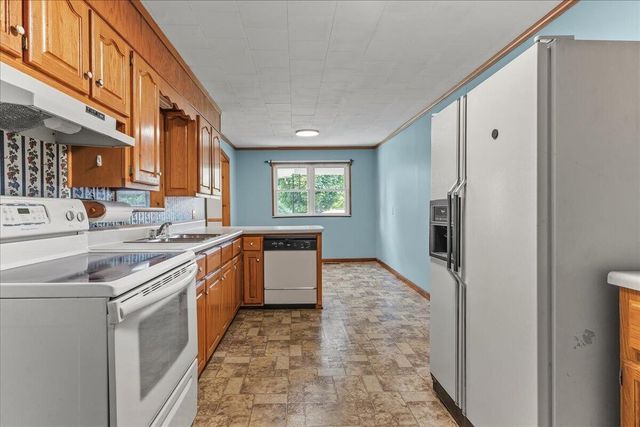 107 Georgia Avenue, Etowah, TN 37331