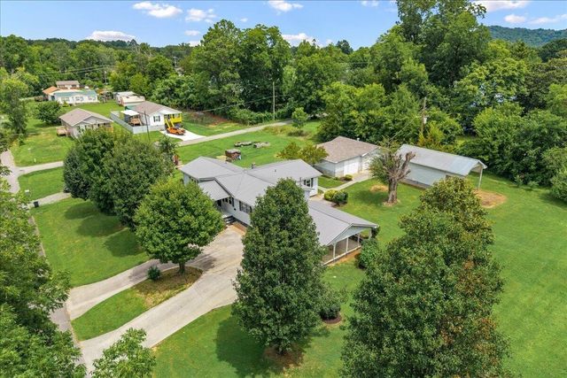 107 Georgia Avenue, Etowah, TN 37331