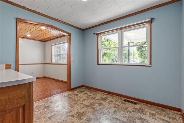 107 Georgia Avenue, Etowah, TN 37331