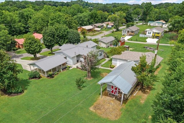 107 Georgia Avenue, Etowah, TN 37331