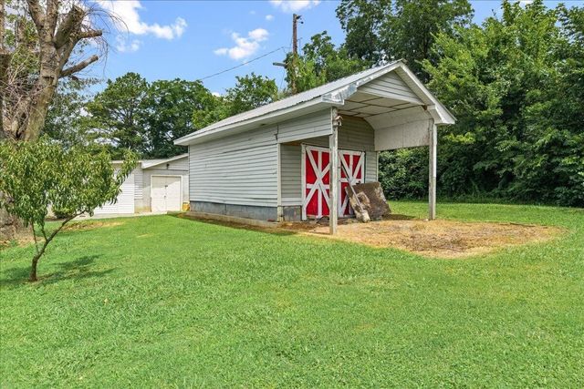 107 Georgia Avenue, Etowah, TN 37331