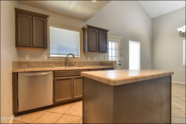 4940 Cattle Lane, El Paso, TX 79934