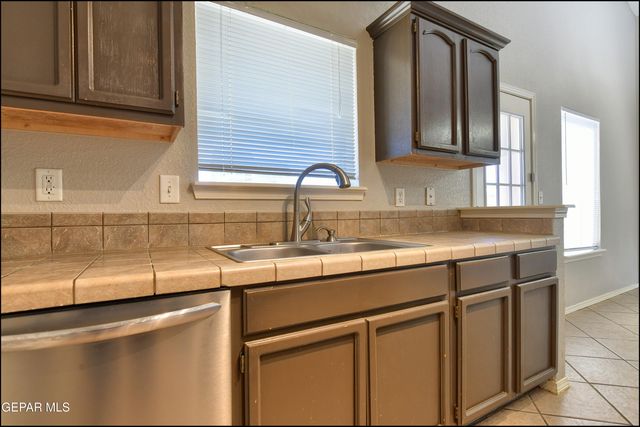 4940 Cattle Lane, El Paso, TX 79934