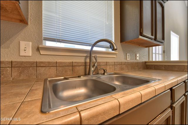 4940 Cattle Lane, El Paso, TX 79934